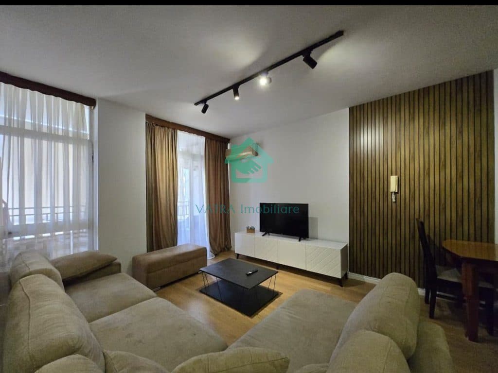 Apartament 2+1+2 Me Qira në Komunën e Parisit, Tiranë – 750€ | 115 m²