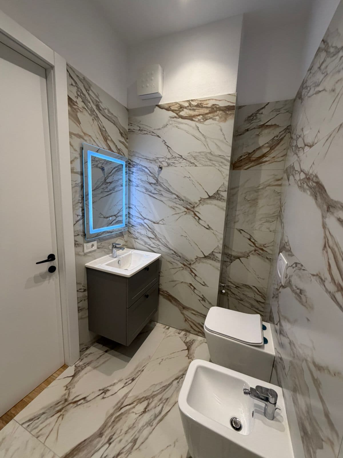 Apartament 1+1 Me Qira në Kompleksin Delijorgji, Tiranë - Çmimi: Kontaktoni | 90 m² 4