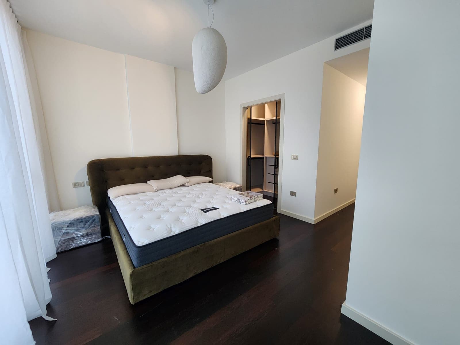 Apartament luksoz 2+1+2+1 Post Parkimi Me Qira në Stadiumi Air Albania, Tiranë - 2500€ | 121 m² 4