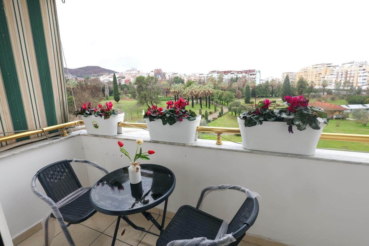 Apartament 2+1 Me Qira në Kopshti Botanik, Tiranë - 1500€ | 110 m² 2