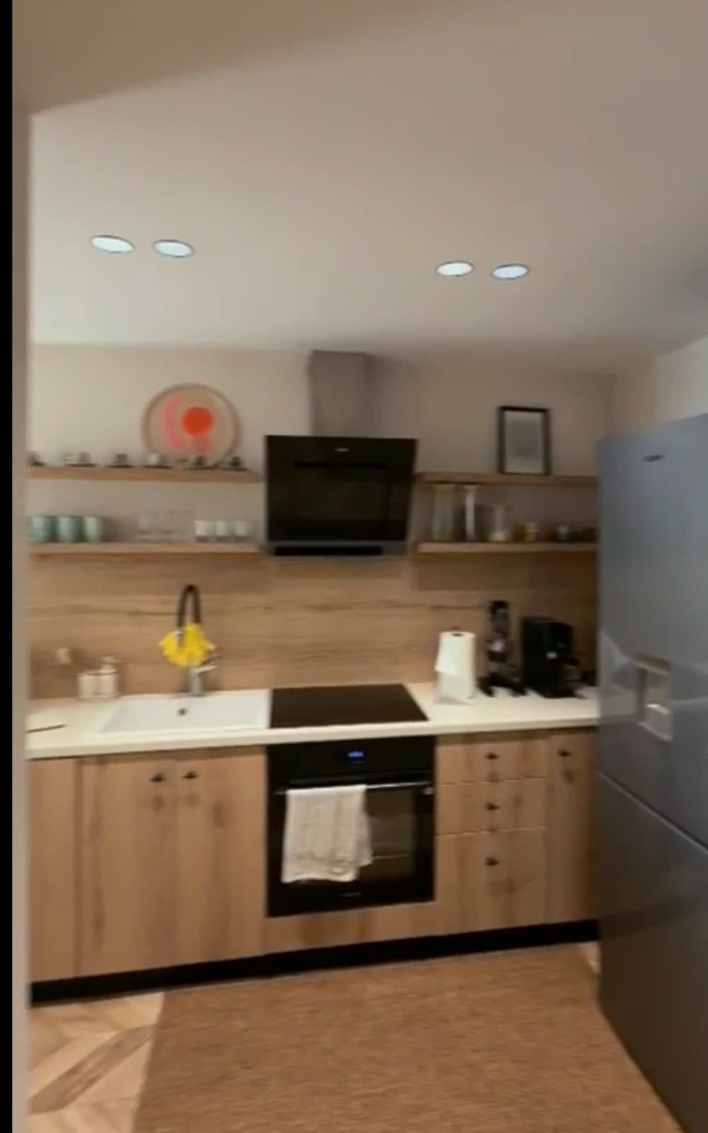 Apartament 1+1 + Garsionere Për Shitje tek Rr. Karl Gega pranë Bulevardit të Ri, Tiranë - 210000€ | 83m2 3