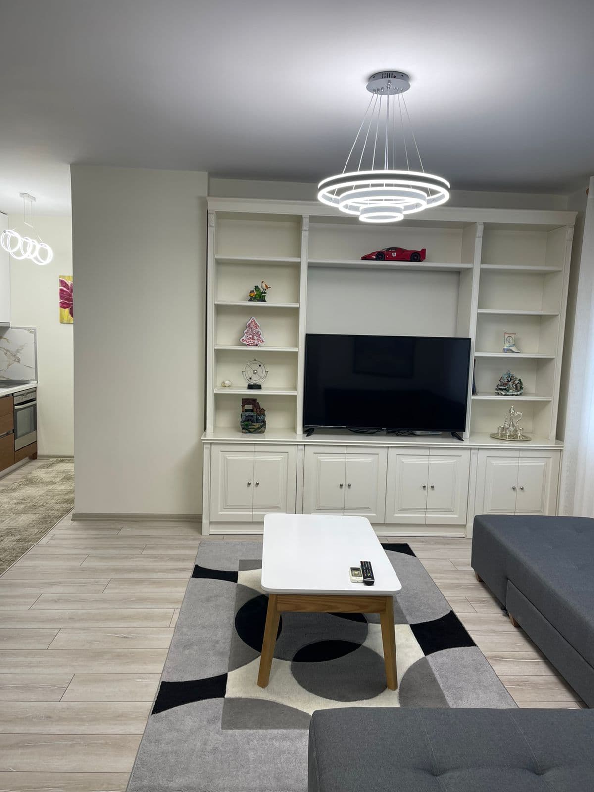 Apartament 1+1 me Qira në Rruga e Kosovarëve, Tiranë - 800€ | 80 m²