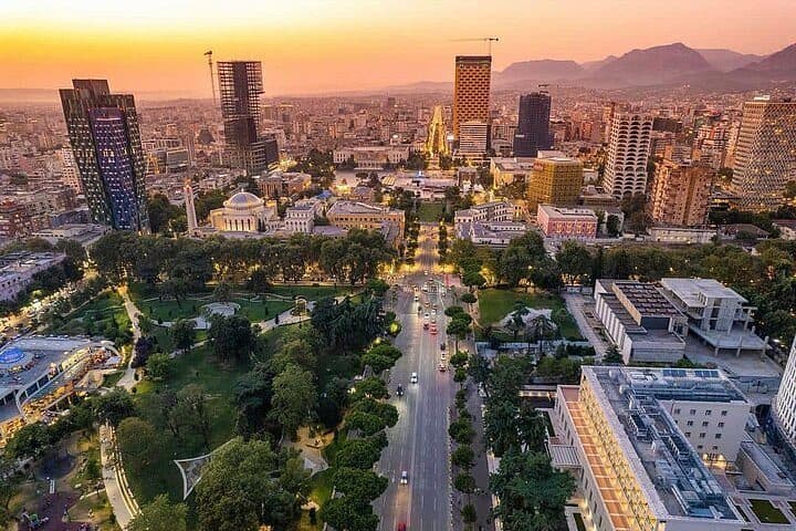 Ambient Biznesi Me Qira në Bllok, Tirana - 7000€ | 500 m² 1