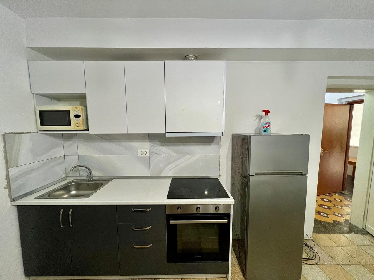 Apartament 1+1 Me Qira pranë Drejtorisë së policisë në Brryl, Tiranë - 37.000 Lekë/muaj 2