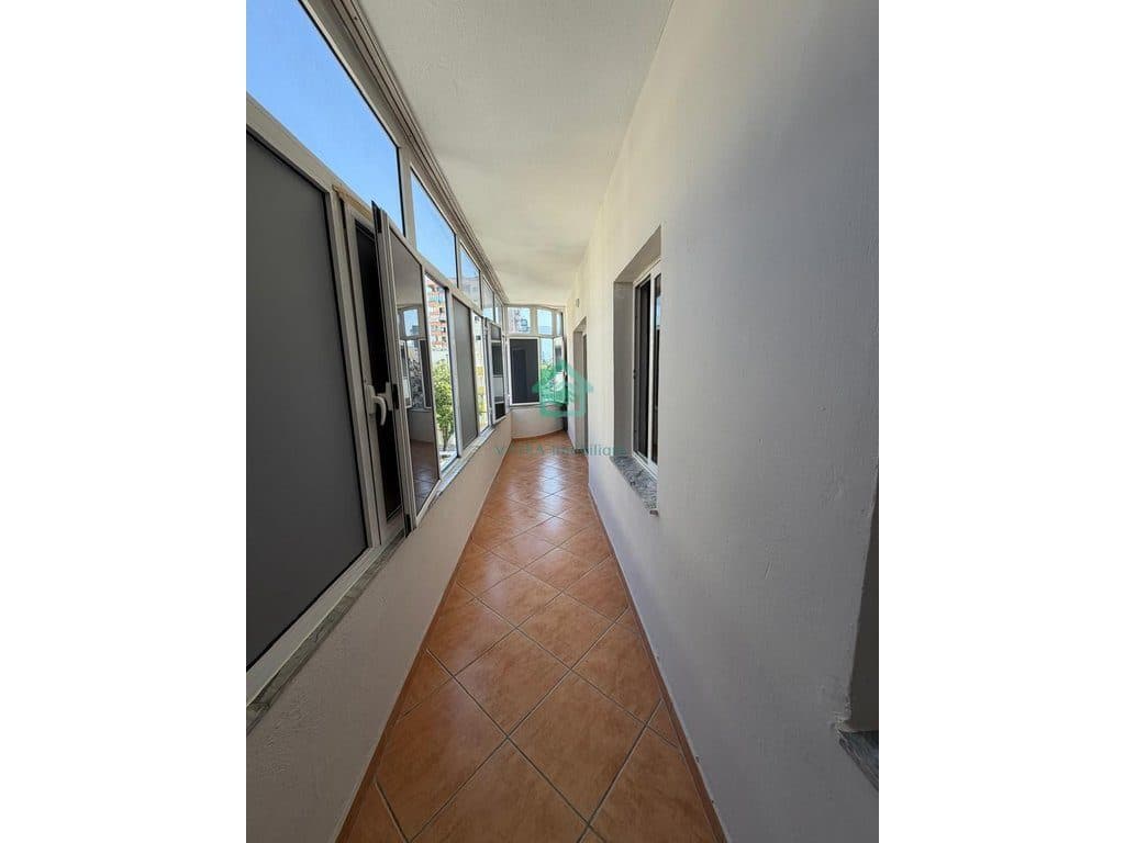 Ambient Biznesi Me Qira në Sheshi Willson, Tiranë - 1800€/neto| 178 m² 3