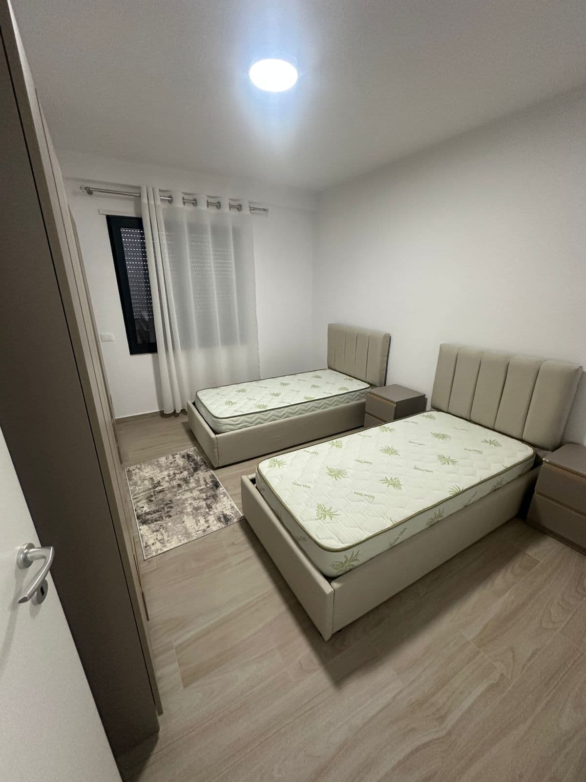 Apartament 2+1+2+ Post parkimi Me Qira Qendra Linkolin tek Pazari i Ri, Tiranë - 800€ | 95 m² 3