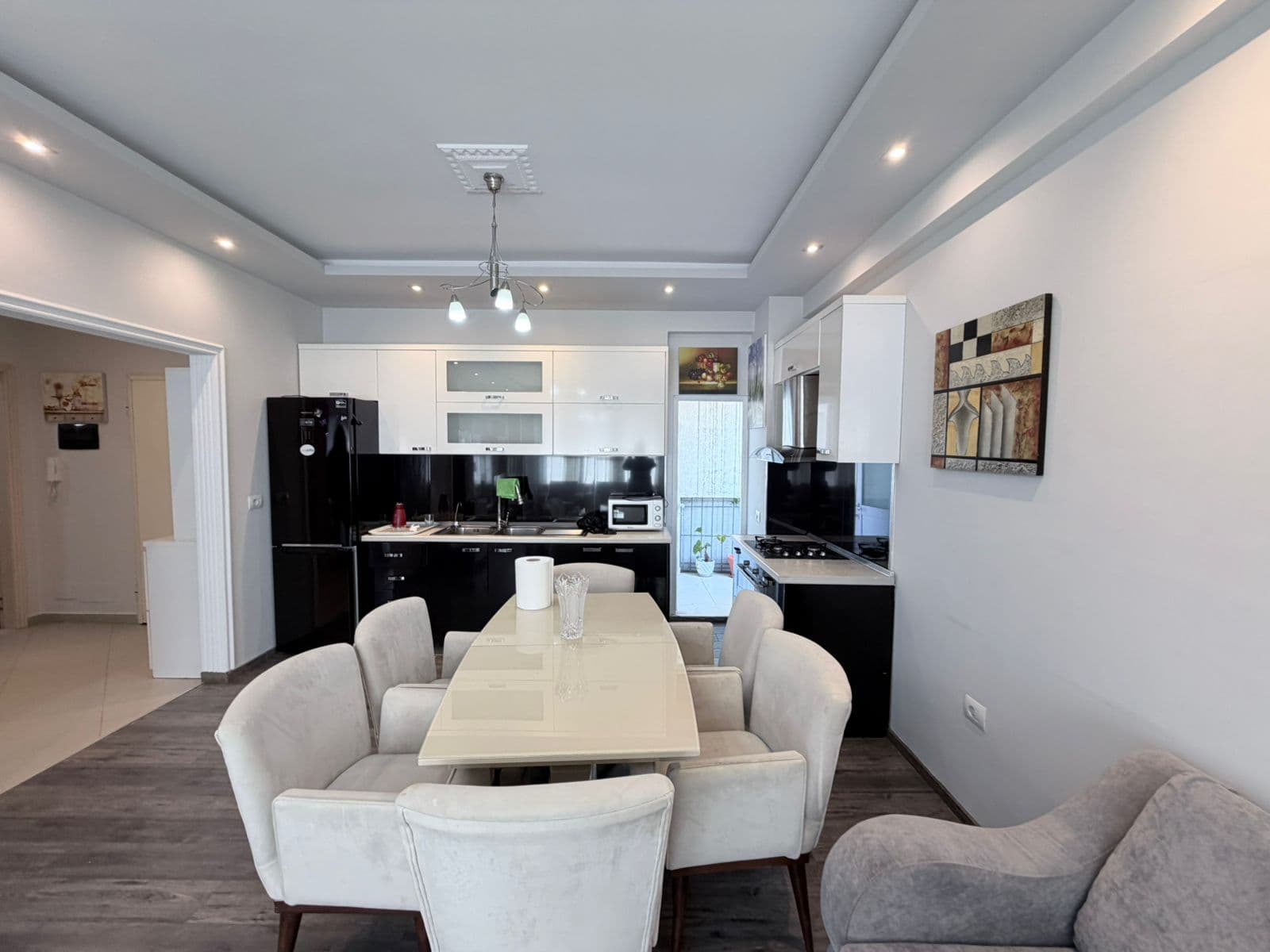 Apartament 2+1+ 2 Për Shitje në Kopshti Botanik Zoologjik, Tiranë - 258,000€ | 94 m² 2