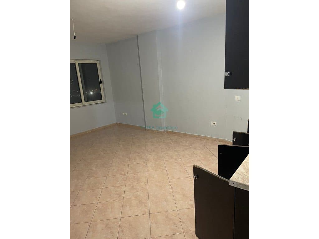 Apartament 1+1 Me Qira në Yzberish, Tiranë - 300€ | 72 m² 2