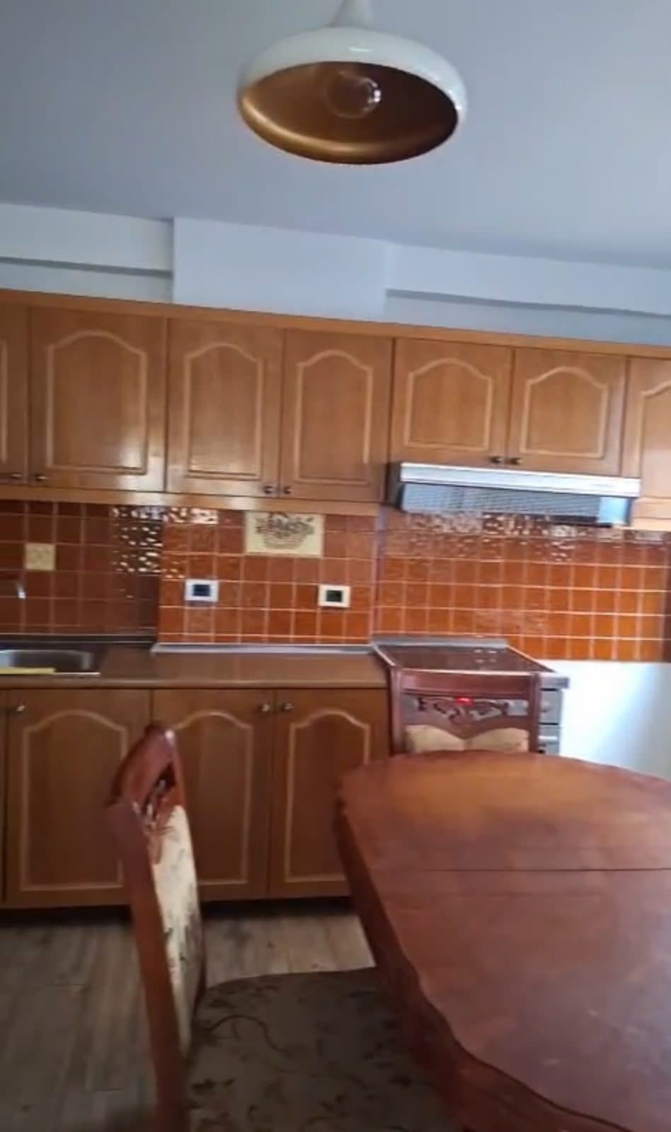 Vilë 2+1 (kati i 3) Me Qira në Vilat Selitë, Tiranë - 50.000lekë/muaj 2