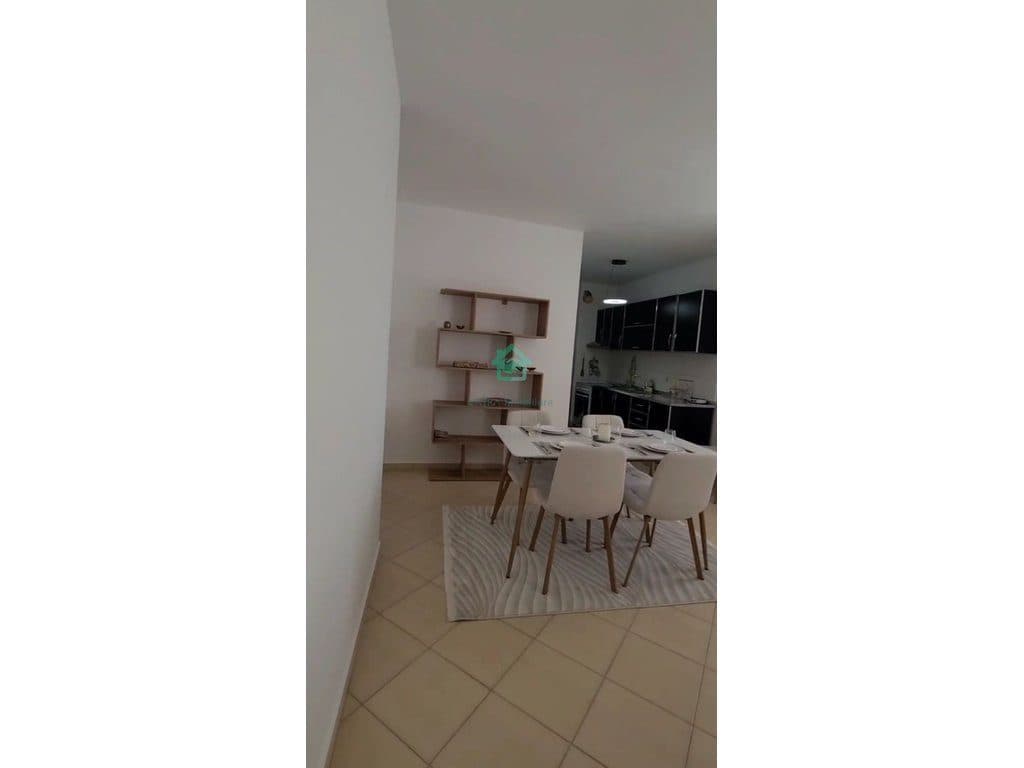Apartament 2+1 Me Qira në Liqeni i Thatë, Tiranë - 550€ 2
