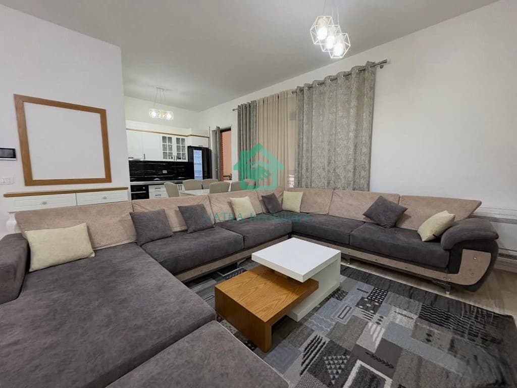 Apartament 2+1+2 Me Qira në Kompleksin Delijorgji, Tiranë – 1200€/muaj