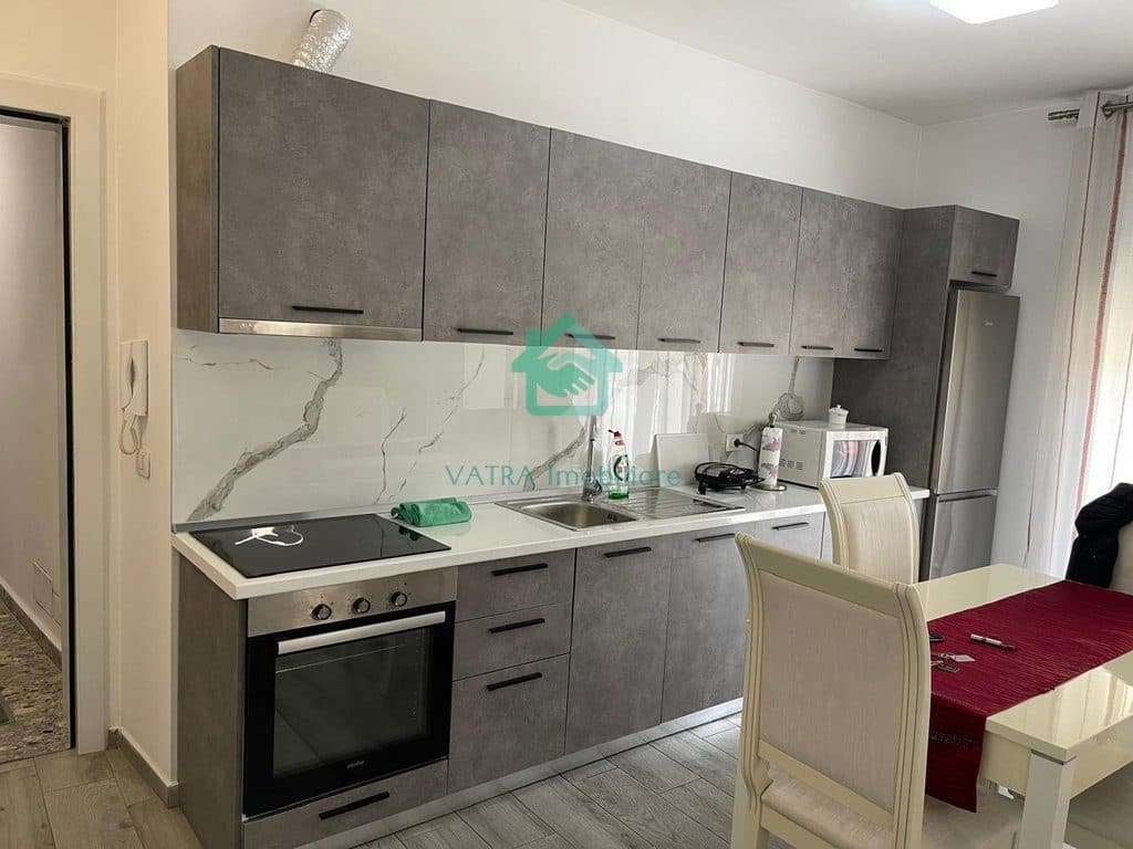 Apartament 1+1 + Post parkimi Me Qira Rr. Ferit Xhajko në Medreseja, Tiranë - 650€ | 1+1