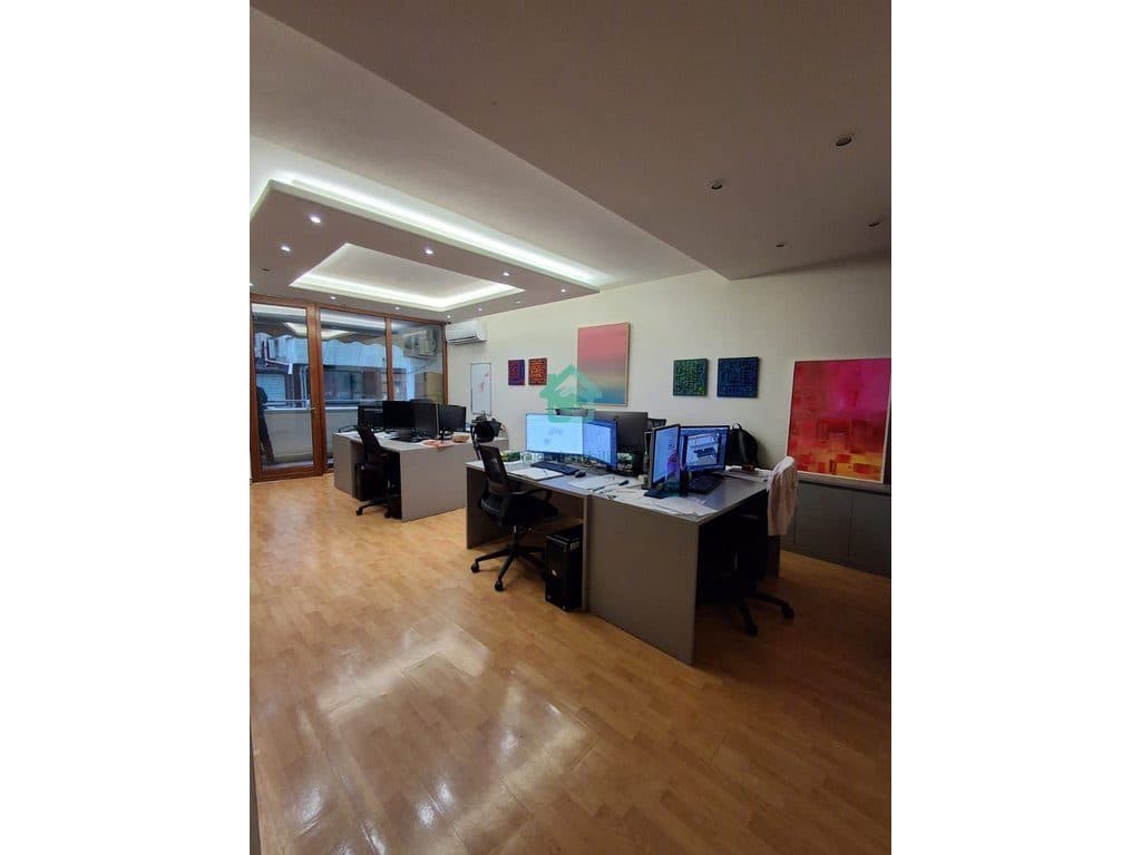Zyrë 3 ambjente pune +2 tualete Me Qira në Ish Blloku, Tiranë - 1200€ | 120 m²