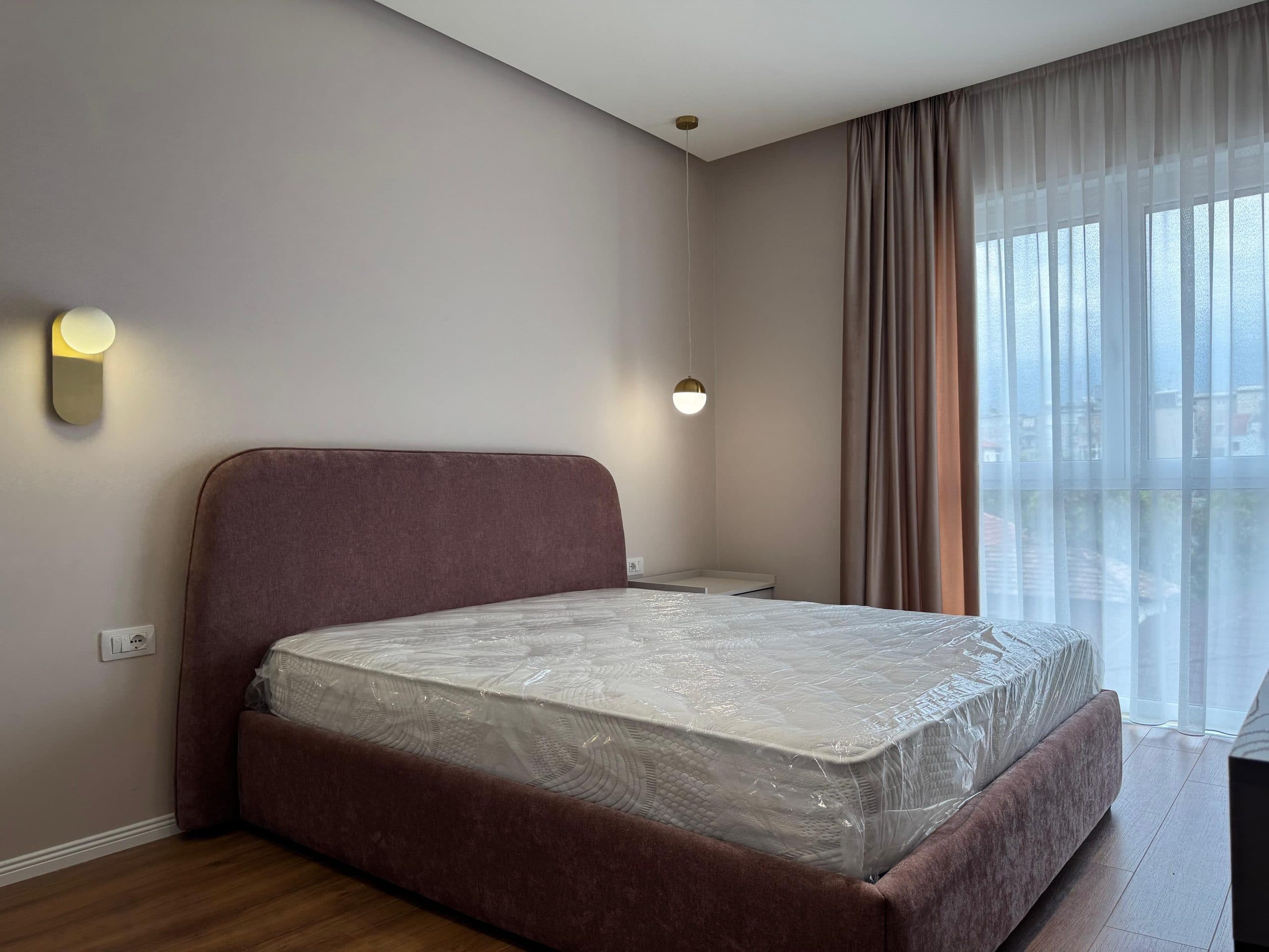Apartament 1+1 + Post parkimi Me Qira në Shkolla e Kuqe, Tiranë - 850€ | 1+1 4