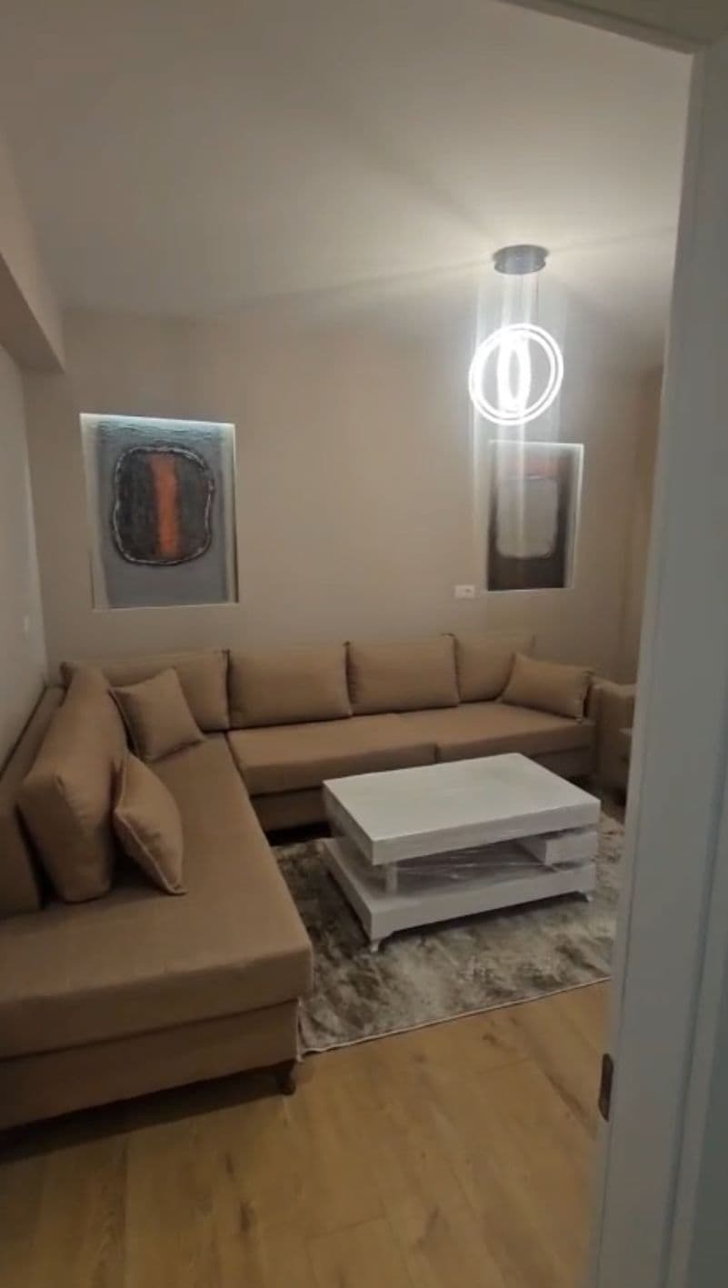 Apartament 2+1+2 + Post parkimi Me Qira Jordan Misja afër Spak, Tirana - 950€