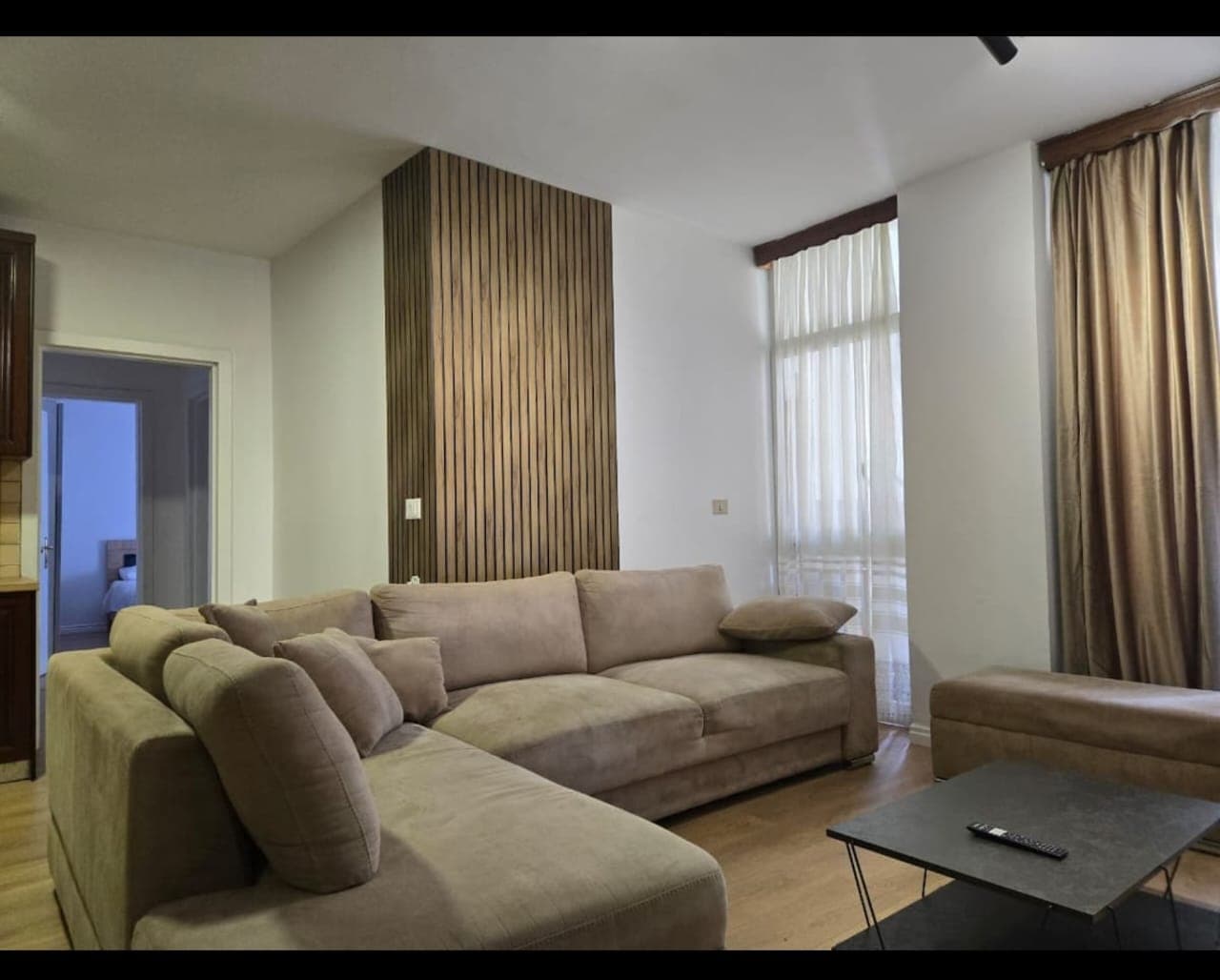Apartament 2+1+2 Me Qira në Komunën e Parisit, Tiranë – 750€ | 115 m² 2