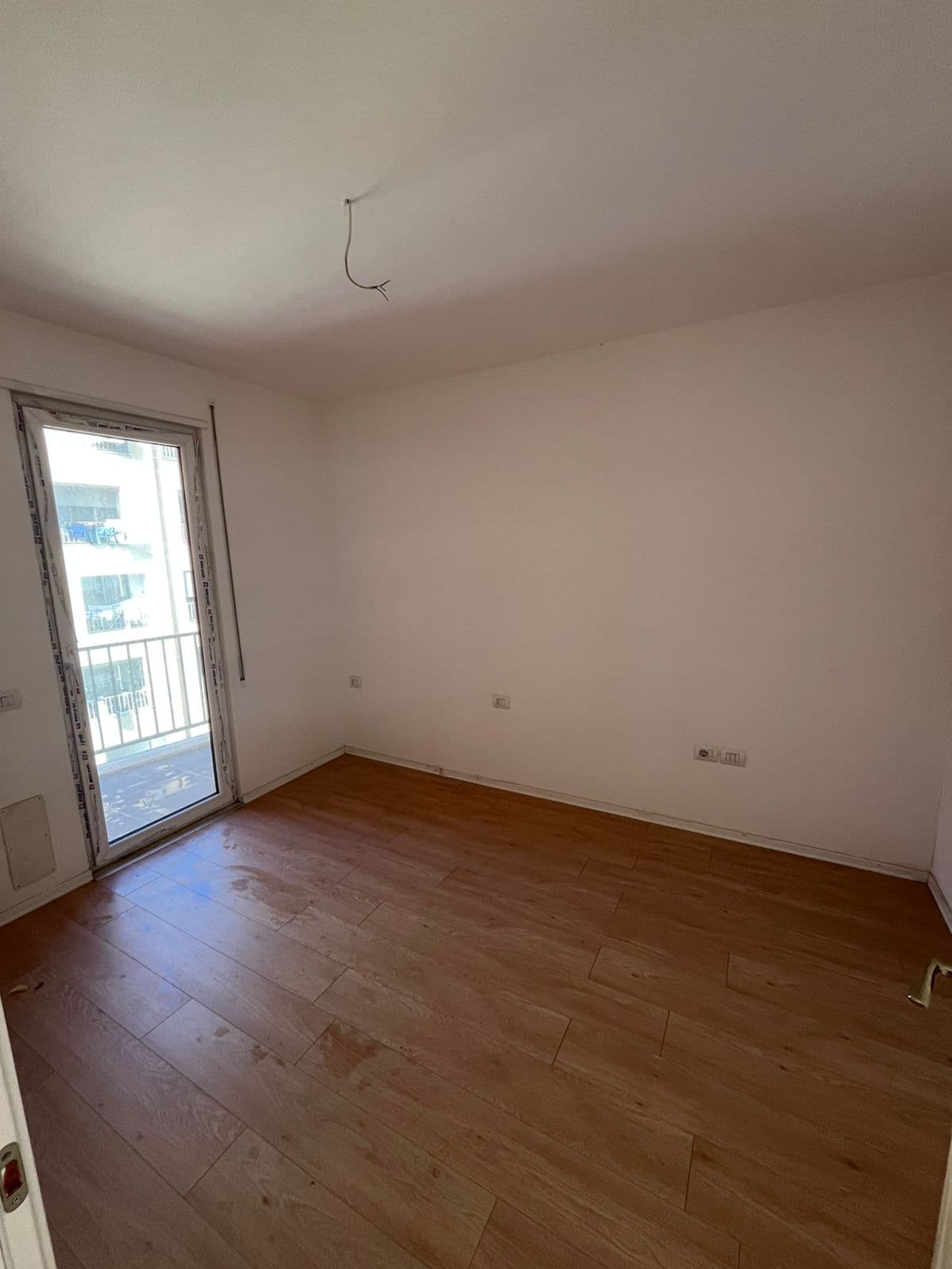 SHITET APARTAMENT 2+1+2 - Rruga Stavri Themeli 4