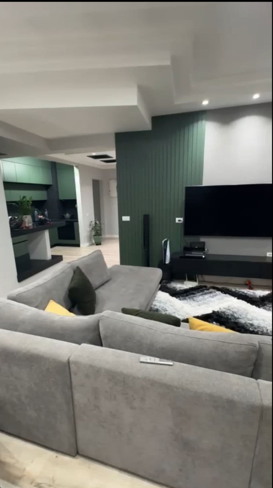 Apartament 2+1 Për Shitje në Pallatet Çabej, Tiranë - 165,000€ | 130 m²