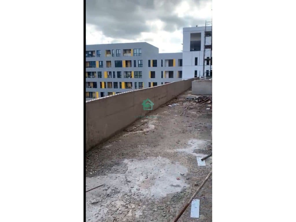 Apartament 1+1 + Verandë në shitje në Ish Parku i autobusve, Tiranë - 245,000€ | 77 m²