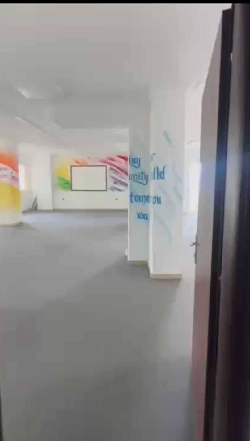 Ambient Biznesi Me Qira në Rrugën e Kavajës pranë Deliorgjit, Tiranë - 7000€ | 700 m²