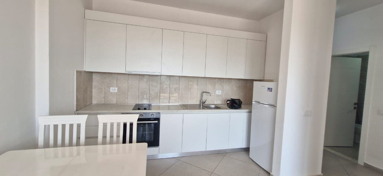Apartament 1+1 + Post parkimi Me Qira në Rruga e Dibrës, Tiranë - 50.000 lekë/muaj | 74 m² 2