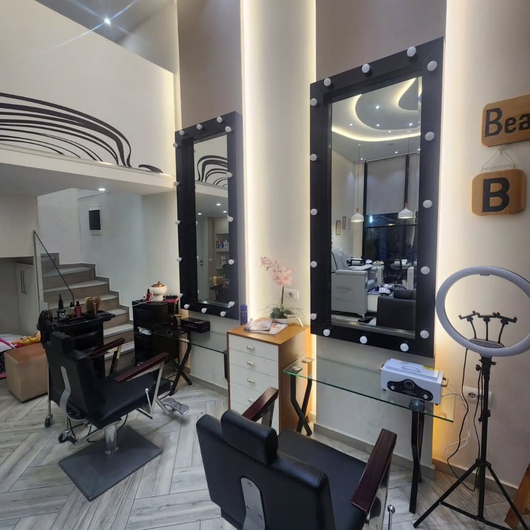 Ambient Biznesi Duplex + Post parkimi Me Qira tek Golden Park në Rrugën e Kavajës, Tiranë - 1200€ | 60 m²