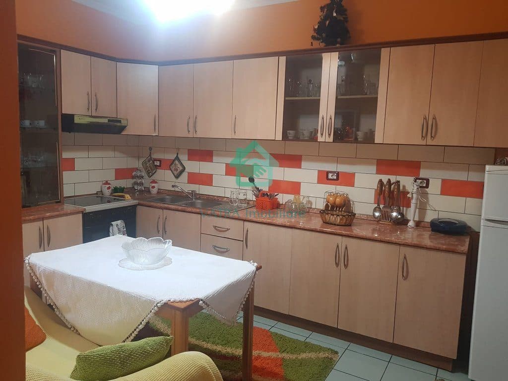 Apartament 3+1 Për Shitje në Gjimnazi Petro Nini Luarasi, Tiranë - 240,000€ | 111 m² 3