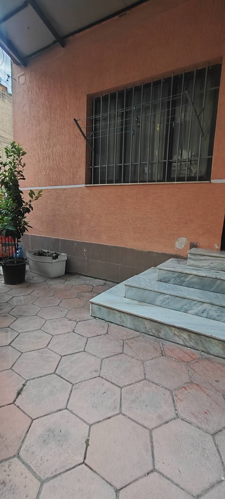 🏡35.000lek/muaj - Jepet me qera garsoniere në Komunën e Parisit (pranë KESH-it) 3
