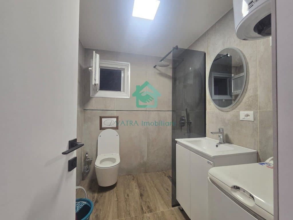Ambinet biznesi me Qira ideale për zyrë apo klinika me pamje nga rruga kryesore, përball Maternitetit në Tiranë - 800€ | 78 m² 4
