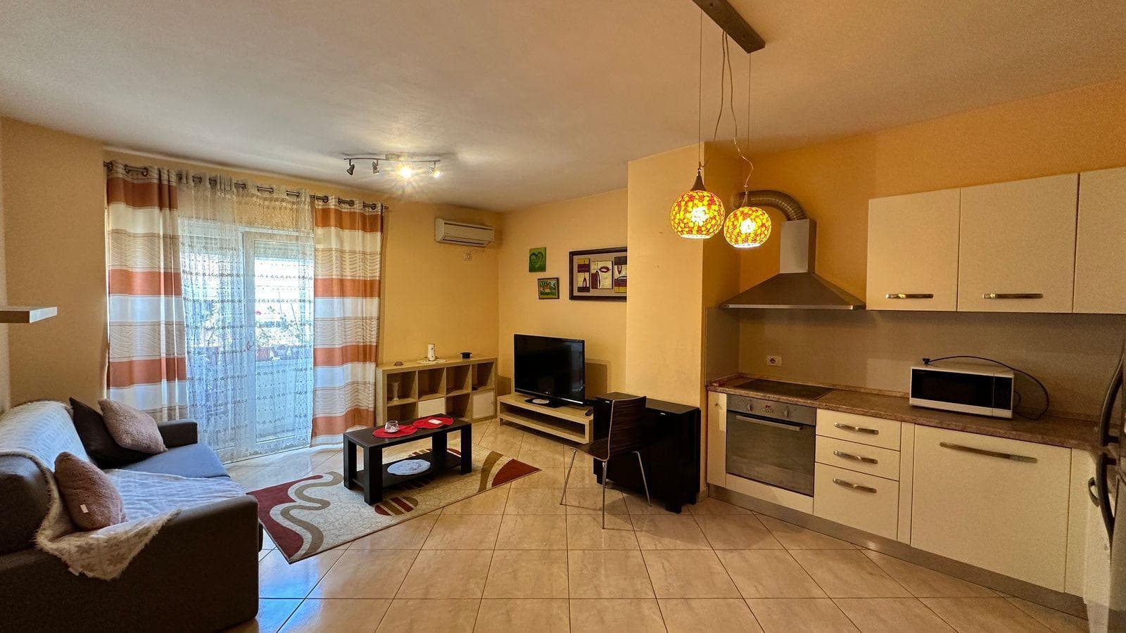 Apartament 1+1 me Qira pranë shkolles Ismail Qemalit, Tiranë - 650€