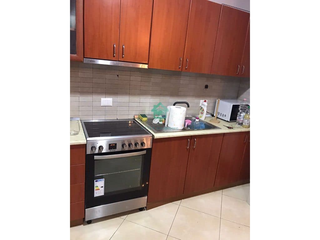 Apartament 2+1 Me Qira në Rruga Barrikadave, Tiranë - 65.000 Lekë/muaj| 111 m² 2