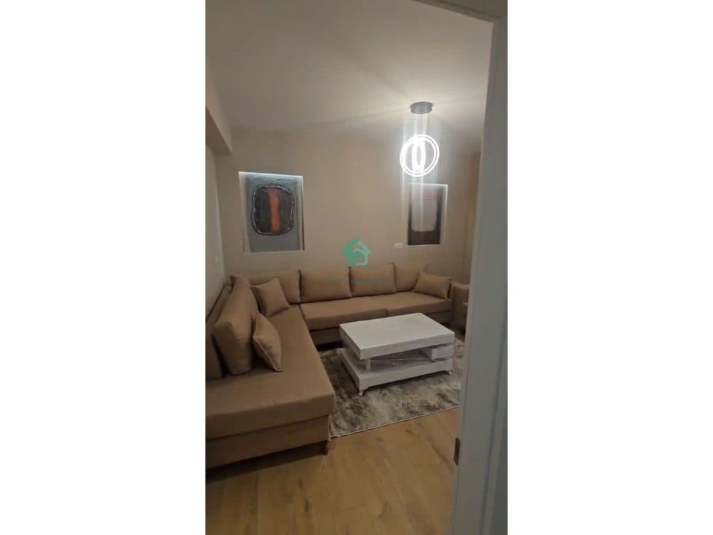 Apartament 2+1+2 + Post parkimi Me Qira Jordan Misja afër Spak, Tirana - 950€