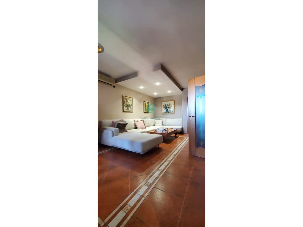 Apartament 3+1+2 Në Shitje në Rruga Fortuzi, Tiranë - 300000€ | 135 m²