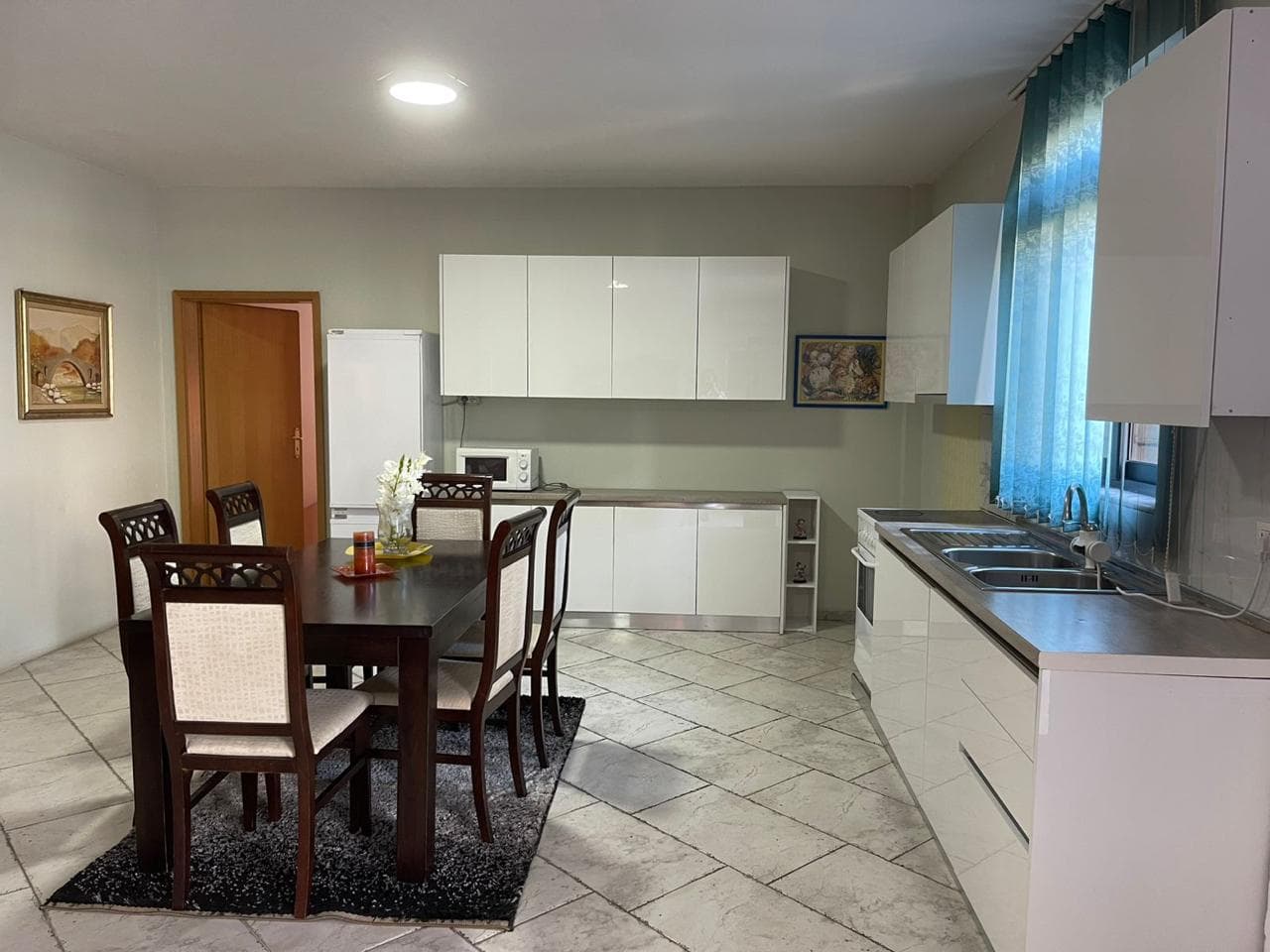 Apartament 2+1+2 Me Qira në Pazari i Ri, Tiranë - 650€ | 160 m² 3