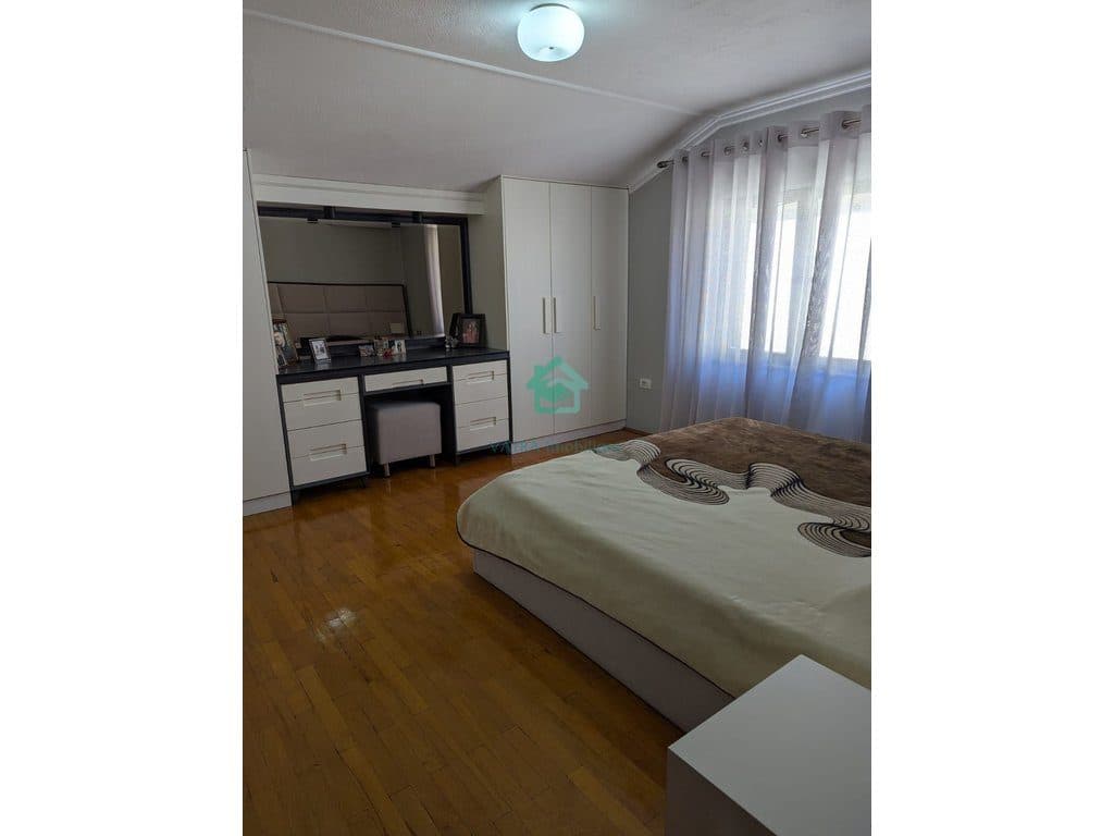 Vilë 6+1+3 Për Shitje në Don BoscoTiranë - 520,000€ | 279 m² 2