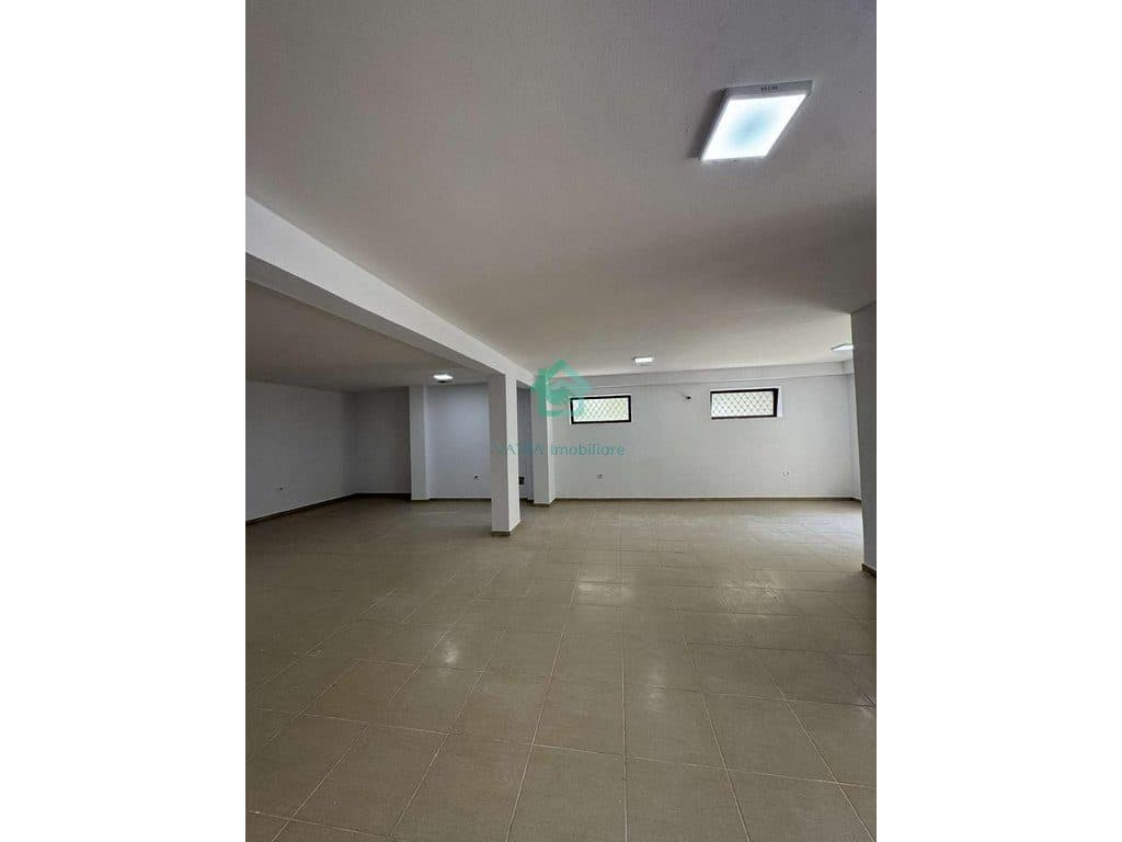 Dyqan Me Qira në Liqeni i Thatë, Tiranë - 700€ | 98 m² 2