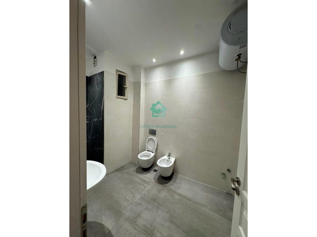 Apartament 2+1 Për Shitje përball spitalit Amerikan 3 në Rrugën e Kavajës, Tiranë - 220,000€ | 119 m² 3