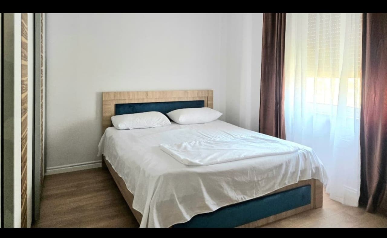 Apartament 2+1+2 Me Qira në Komunën e Parisit, Tiranë – 750€ | 115 m² 3