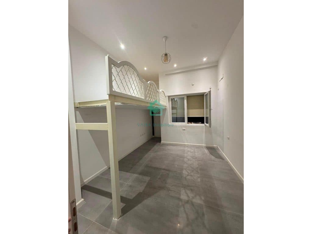 Apartament 2+1 Për Shitje përball spitalit Amerikan 3 në Rrugën e Kavajës, Tiranë - 220,000€ | 119 m² 2