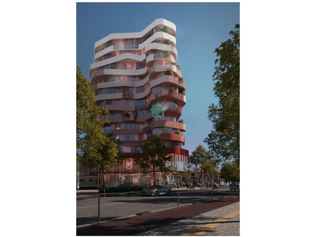 Parking 10 copë Për Shitje në Qyteti Studenti, Tiranë - 250,000€ |