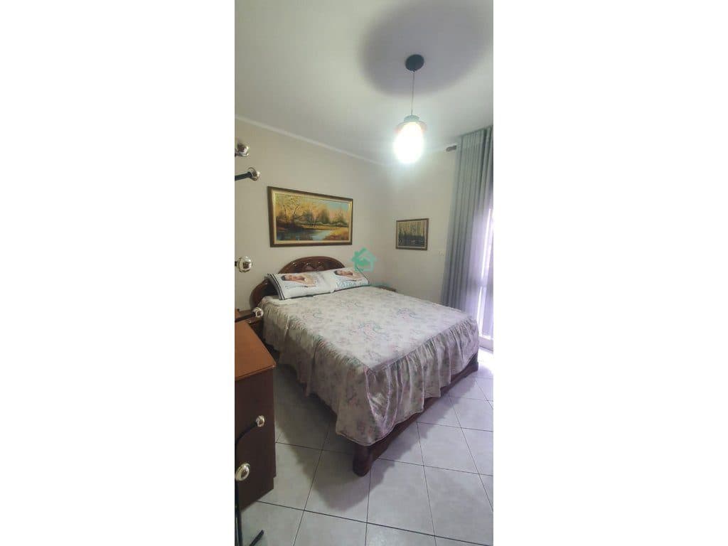 Jepet me qira kati 3-të i një Vilë 2+1 në Brryl, Tiranë - 600€ | 100 m² 3