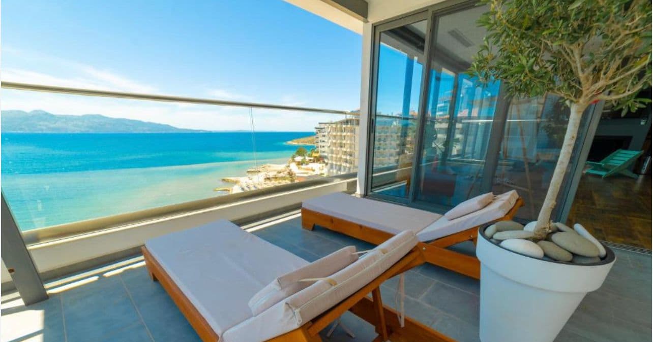 Hotel për Shitje në Sarandë (Vija e parë e bregdetit) - 14,000,000€ | 2800 m²