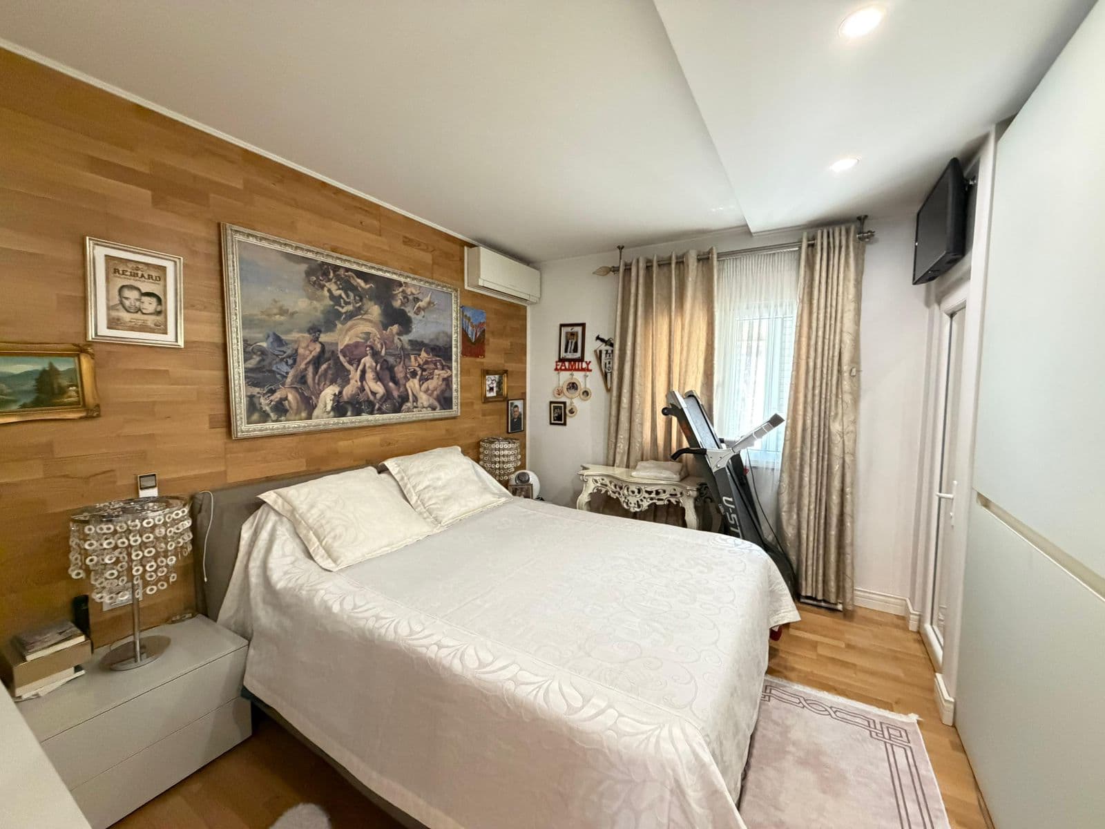 Apartament 3+1 +2 + Post parkimi Për Shitje në Komuna e Parisit, Tiranë - 300.000€ | 116 m² 4