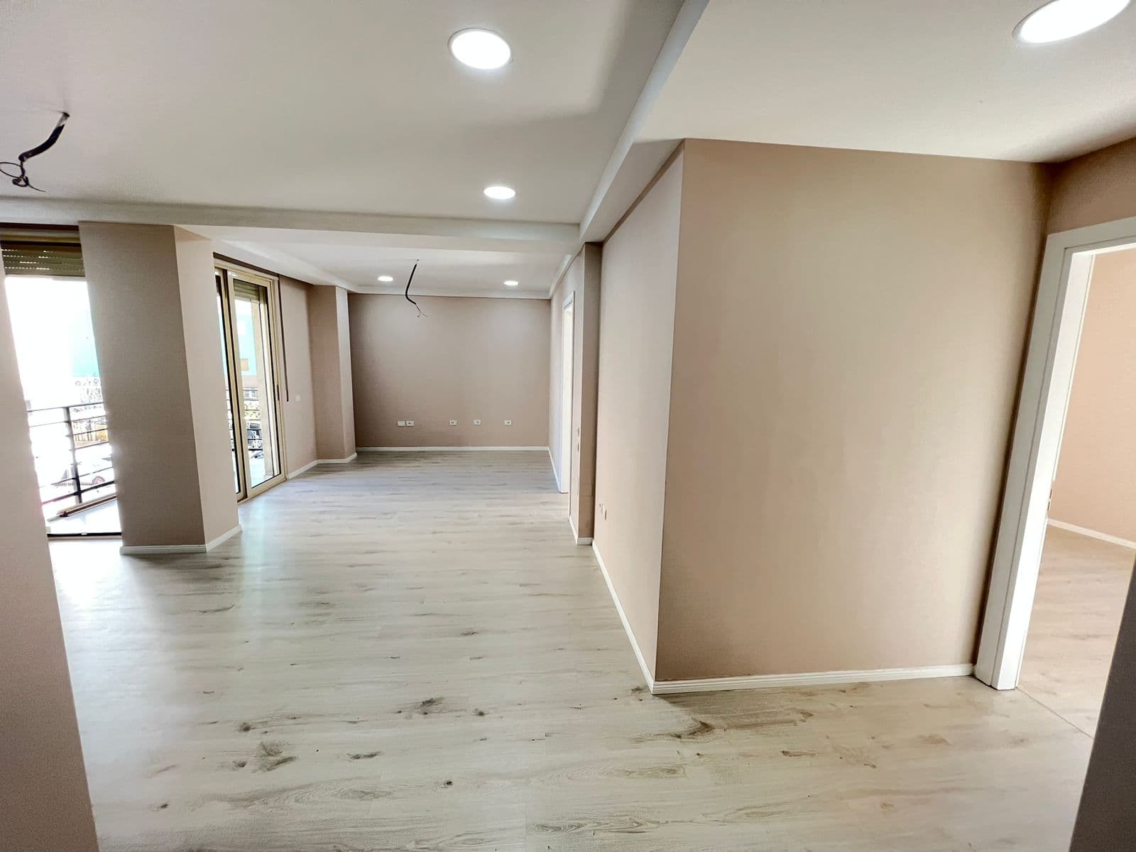 Ambient për zyrë 4+2 tualete Me Qira në Qendra Tregtare Kristal, Tiranë - 1000€ | 116 m² 4
