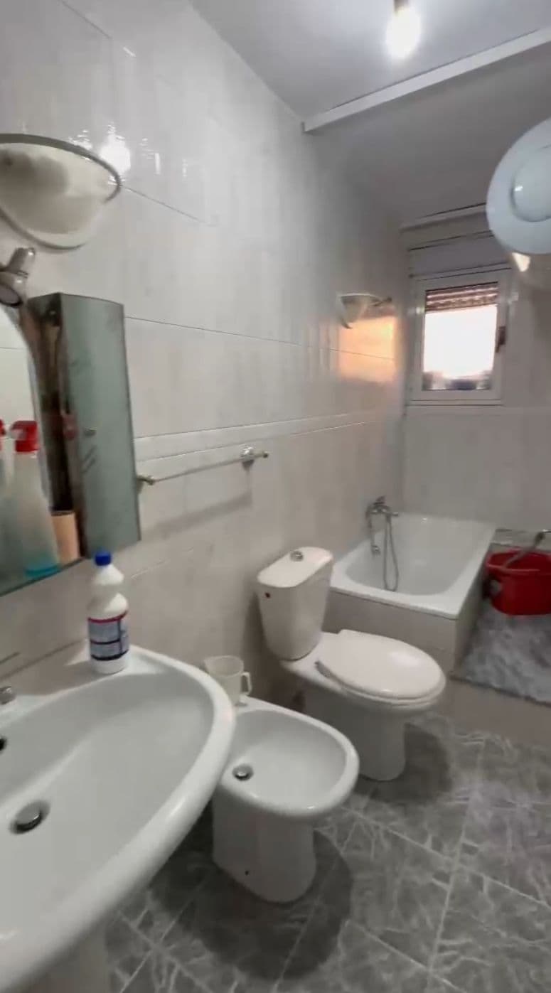 Ambient Biznesi Me Qira buzë rrugës kryesore tek Rruga e Durrësit, Tiranë - 1500€ Neto | 73m² 4