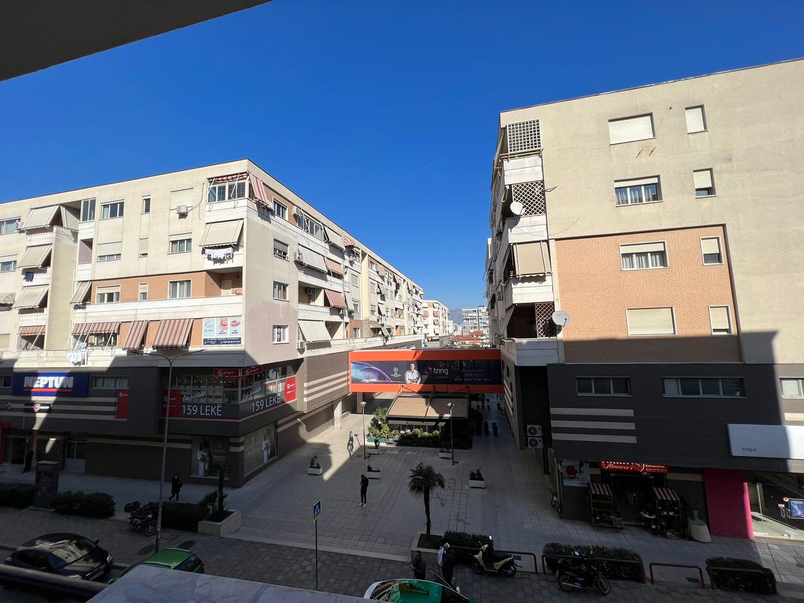 Ambient për zyrë 4+2 tualete Me Qira në Qendra Tregtare Kristal, Tiranë - 1000€ | 116 m² 2