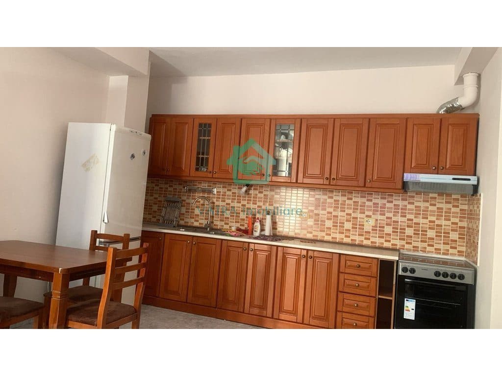 Garsoniere Me Qira në Komunën e Parisit, Tiranë - 35.000 Lekë/muaj| 40 m² 3