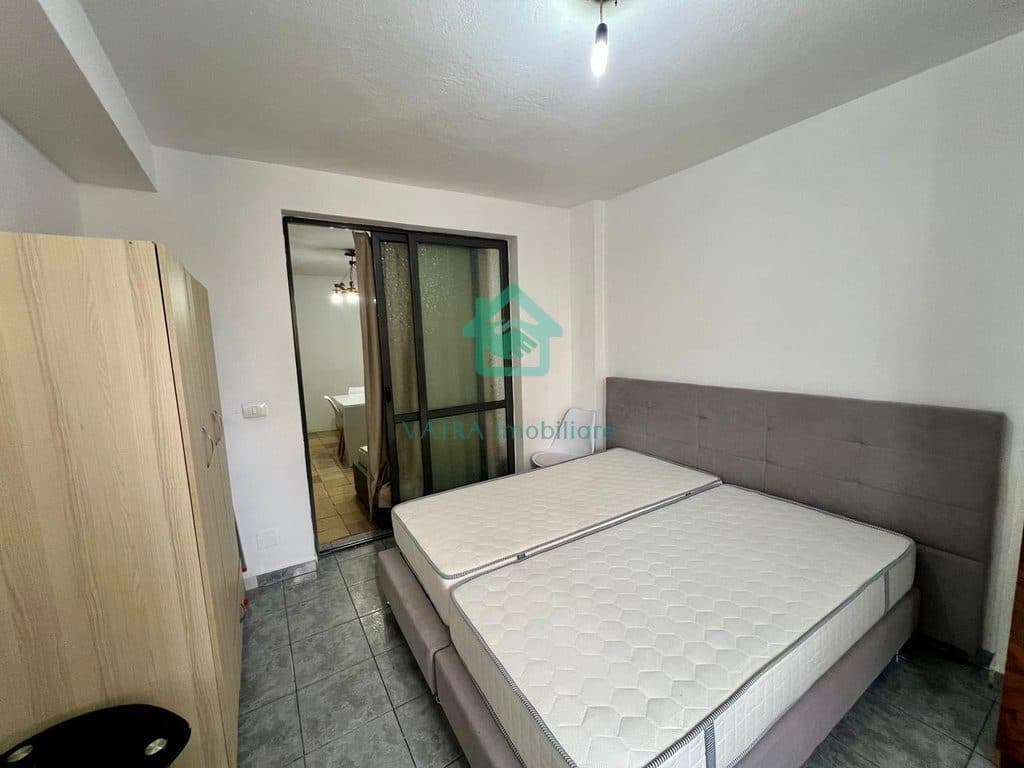 Apartament 1+1 Me Qira pranë Drejtorisë së policisë në Brryl, Tiranë - 37.000 Lekë/muaj 3