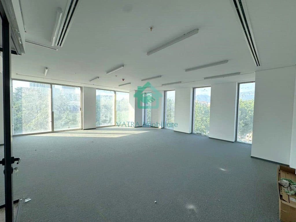 Ambient Biznesi Me Qira tek DownTown Rr. Elbasanit, Tiranë - 3000€ | 74 m²