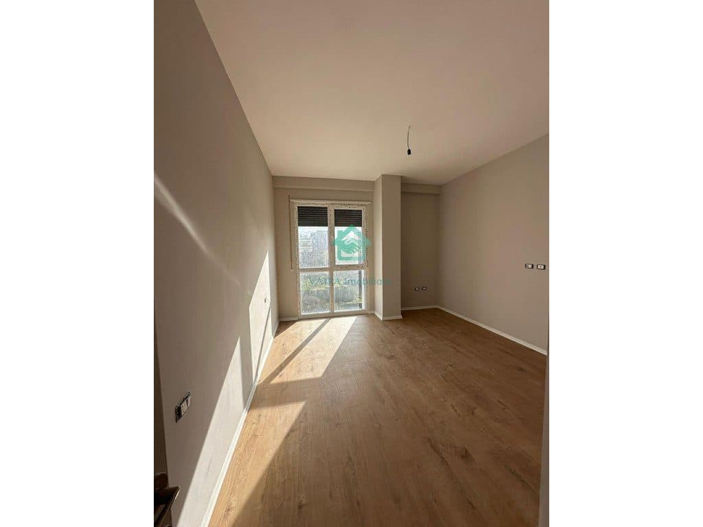 Apartament 2+1+2 bosh Me Qira në Uzina Dinamo, Tiranë - 500€ | 110 m² 2